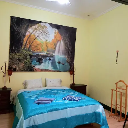 Bom - Private For Pilgrims Hostel