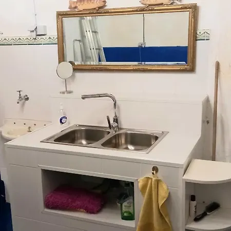 Bom - Private For Pilgrims Vandrerhjem