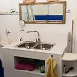 Bom - Private For Pilgrims Hostel