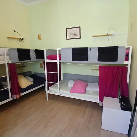 Bom - Private For Pilgrims Каминья